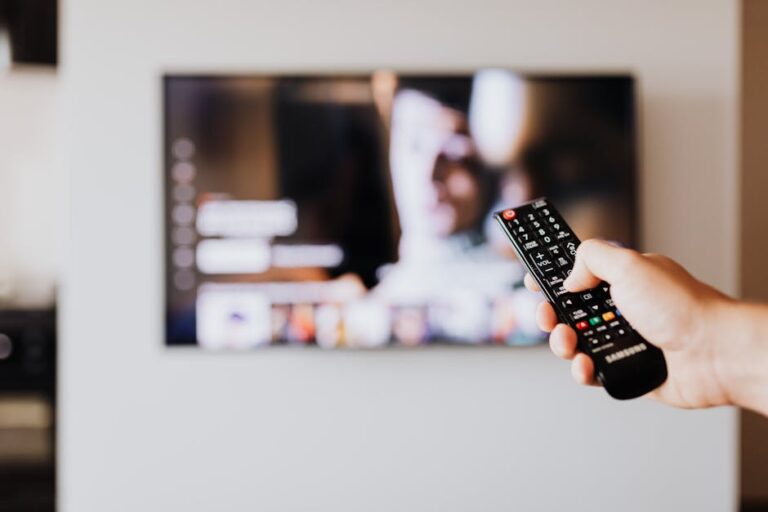 5 Best Senior-Friendly Remote Controls That Preserve Independence