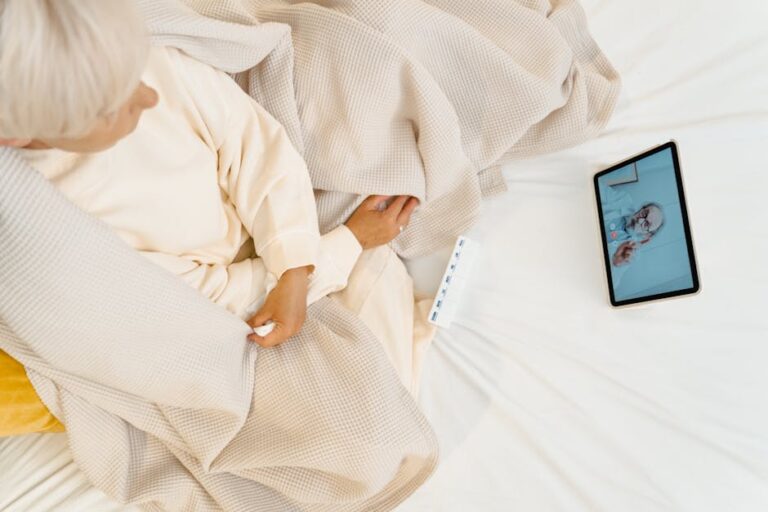 8 Ways Technology in Elder Care Empowers Independence & Connection